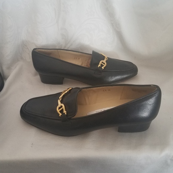 Etienne Aigner Buckle Style Flats EUC - Picture 2 of 3
